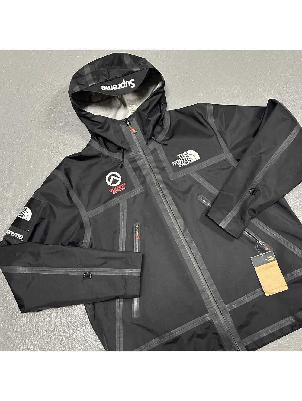 NEW Supreme The North Face Summit Series Outer Tape Seam Jacket Size Large SS21